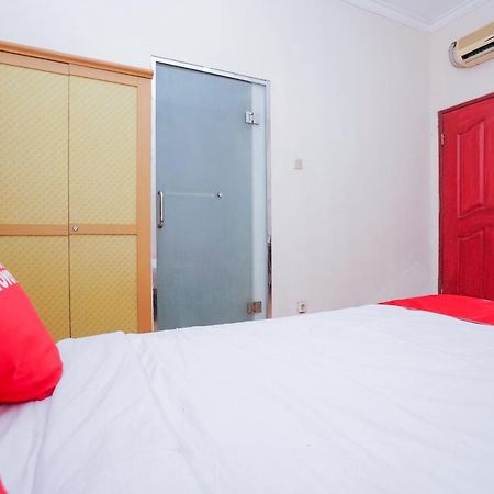 Отель Collection O 1112 Comfitel Siwalankerto Aa4 Сурабая Экстерьер фото