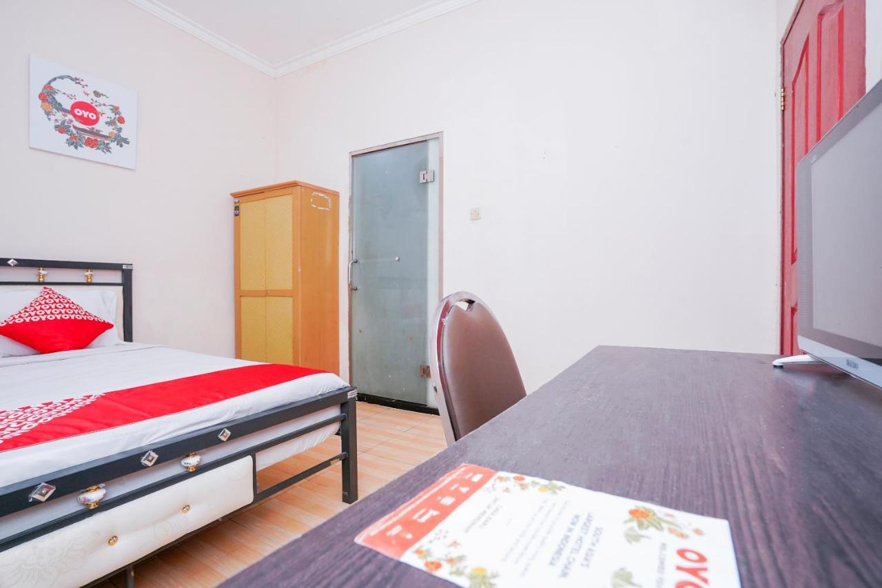 Отель Collection O 1112 Comfitel Siwalankerto Aa4 Сурабая Экстерьер фото
