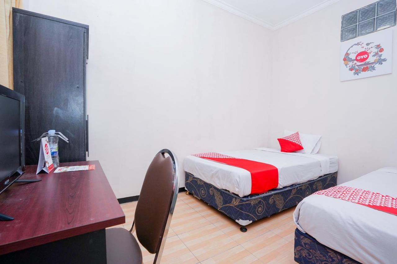 Отель Collection O 1112 Comfitel Siwalankerto Aa4 Сурабая Экстерьер фото