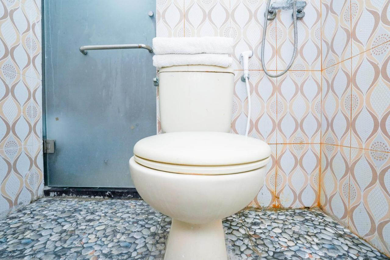 Отель Collection O 1112 Comfitel Siwalankerto Aa4 Сурабая Экстерьер фото