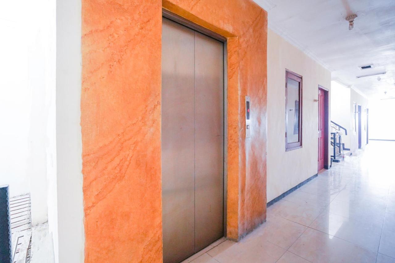 Отель Collection O 1112 Comfitel Siwalankerto Aa4 Сурабая Экстерьер фото