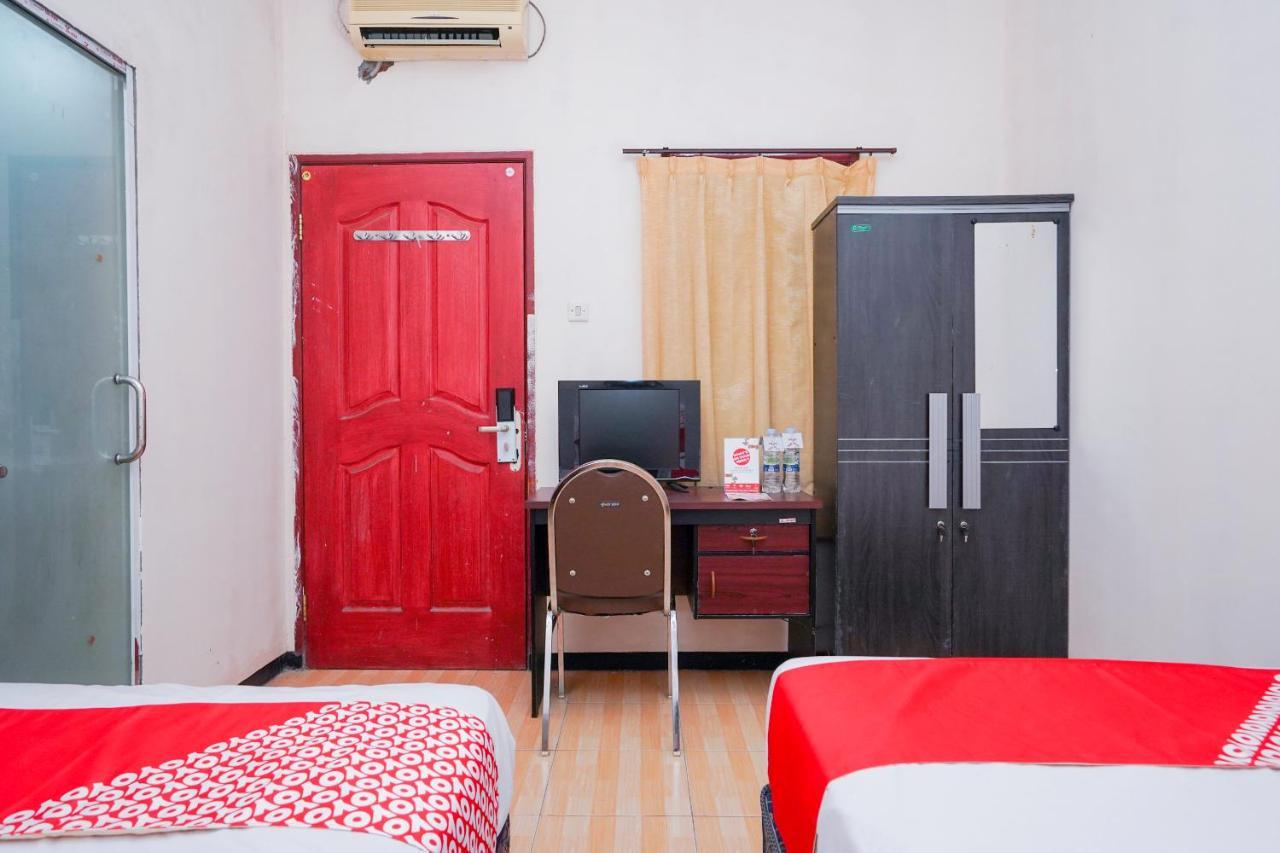 Отель Collection O 1112 Comfitel Siwalankerto Aa4 Сурабая Экстерьер фото