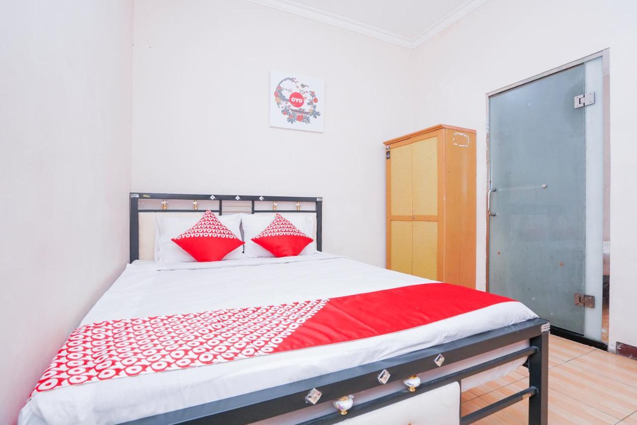 Отель Collection O 1112 Comfitel Siwalankerto Aa4 Сурабая Экстерьер фото