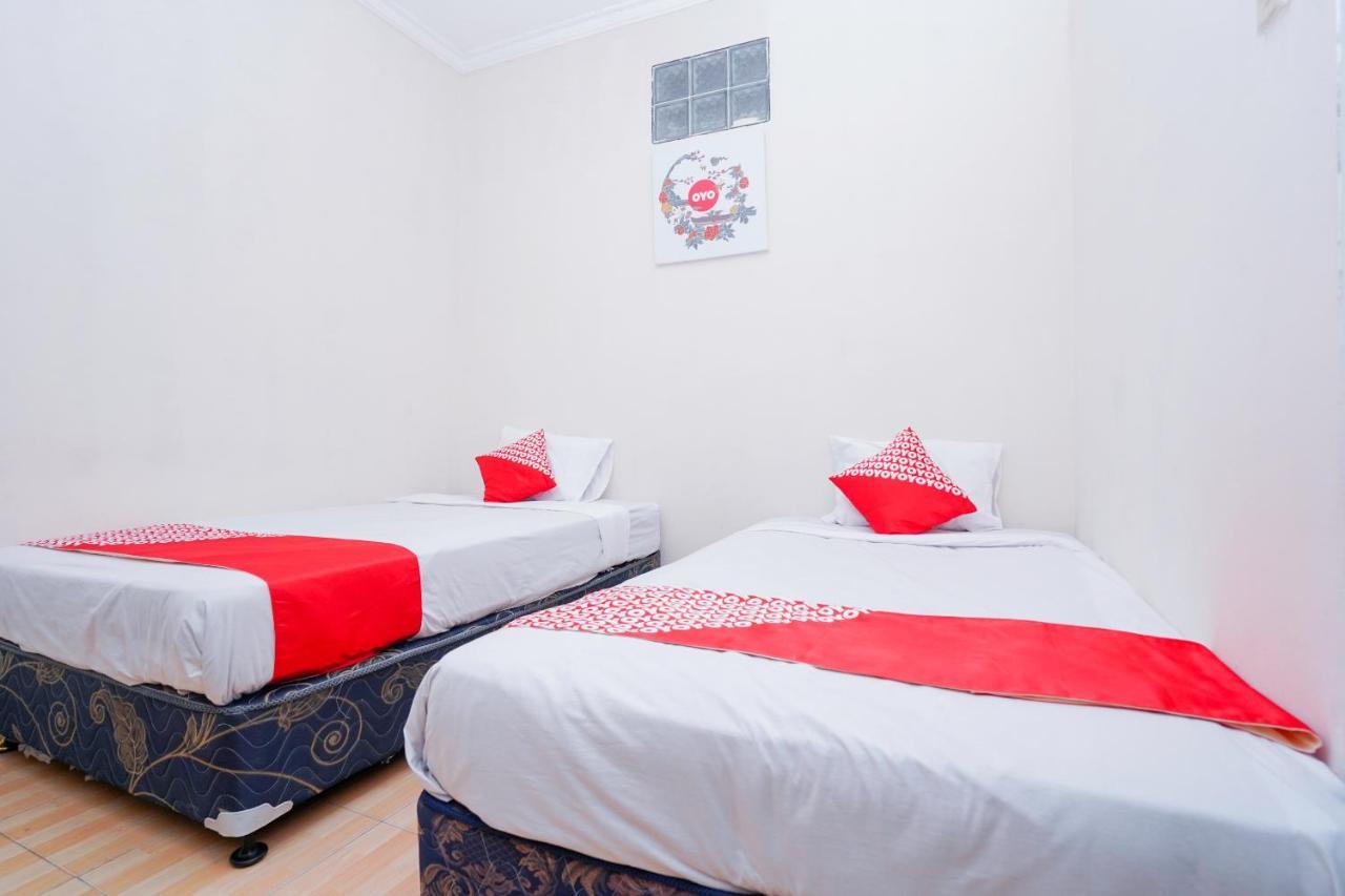 Отель Collection O 1112 Comfitel Siwalankerto Aa4 Сурабая Экстерьер фото