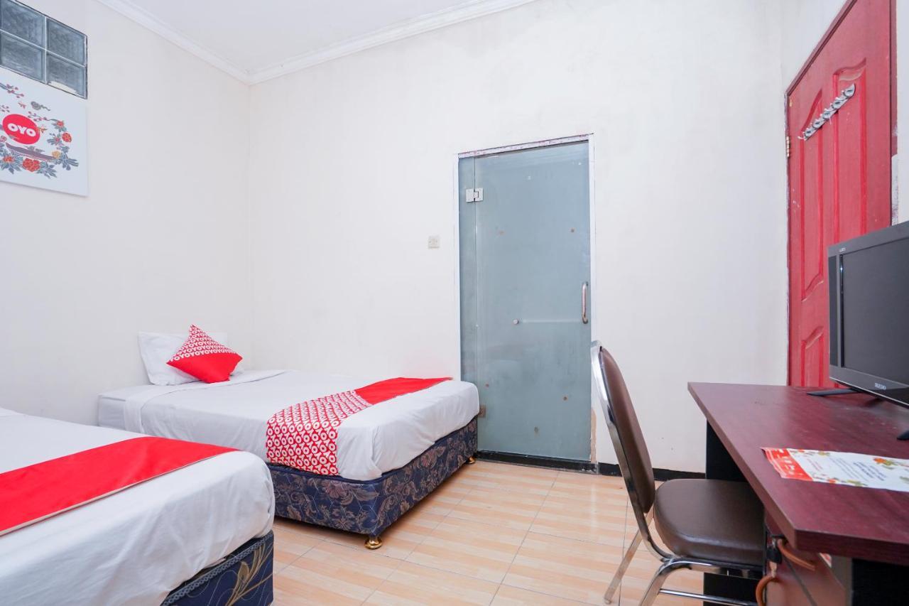Отель Collection O 1112 Comfitel Siwalankerto Aa4 Сурабая Экстерьер фото